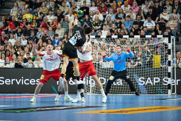 Mens Handball international match, Länderspiel, Nationalmannschaft Germany - Denmark. May 17, 2026 Emil Bergholt (Denmark, 33), Renars Uscins (Germany Deutschland, 23), Kevin Moller (Denmark, 20), ; Mens Handball International Match, Germany - Denmark. May 17, 2026 Copyright: xBEAUTIFULxSPORTS Erlhofx