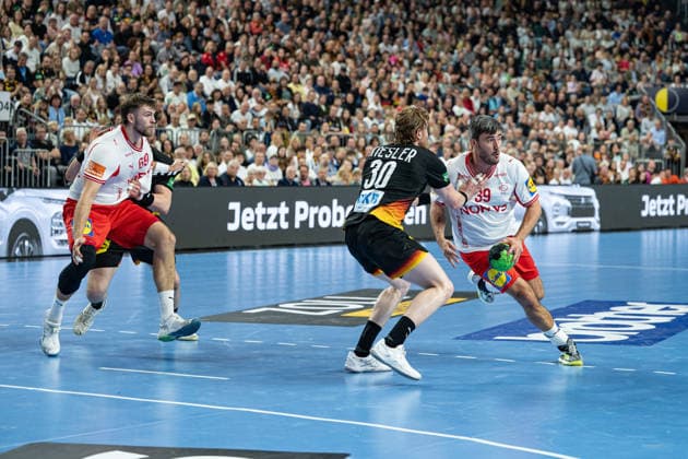 Mens Handball international match, Länderspiel, Nationalmannschaft Germany - Denmark. May 17, 2026 Steven Plucnar (Denmark, 69), Tom Kiesler (Germany Deutschland, 30), Jacob Lassen (Denmark, 39), ; Mens Handball International Match, Germany - Denmark. May 17, 2026 Copyright: xBEAUTIFULxSPORTS Erlhofx