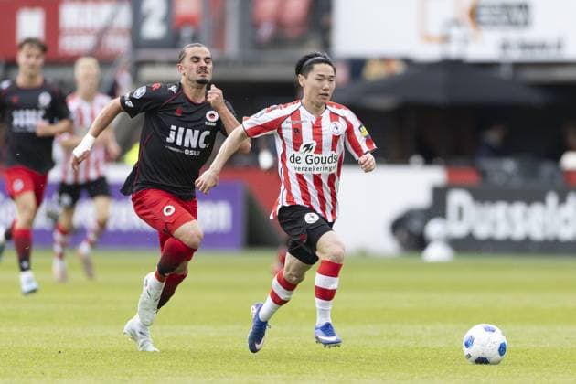 ROTTERDAM - (lr) Irakli Yegoian of Excelsior, Shunsuke Mito of Sparta Rotterdam during the Dutch Eredivisie match between Sparta Rotterdam and Excelsior at Sparta Stadion Het Kasteel on 17 May 2026 in Rotterdam, the Netherlands. IRIS VAN DEN BROEK ANP Eredivisie 2025-2026 xVIxANPxSportx xxANPxIVx 558549639 originalFilename: 558549639.jpg