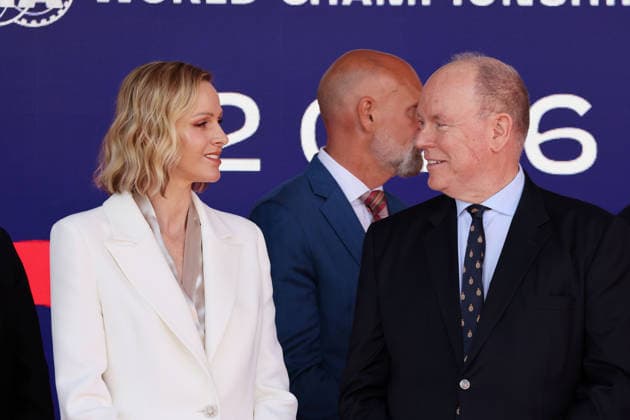 Charlene, Prinzessin von Monaco und Albert II, Prinz von Monaco beide lächelnd auf dem Podium zum FE Rennen 2, FIA Formel E Weltmeisterschaft Saison 12, Monaco E- Prix, MonteCarlo, MC, 17.05.2026, FE