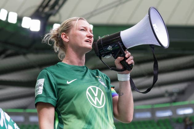 17.05.2026, xgrfx, Fussball Google Pixel Frauen-Bundesliga, VfL Wolfsburg - 1.FC Nürnberg v.l. Verabschiedung, Alexandra Popp (VfL Wolfsburg) (DFL DFB REGULATIONS PROHIBIT ANY USE OF PHOTOGRAPHS as IMAGE SEQUENCES and or QUASI-VIDEO) Wolfsburg