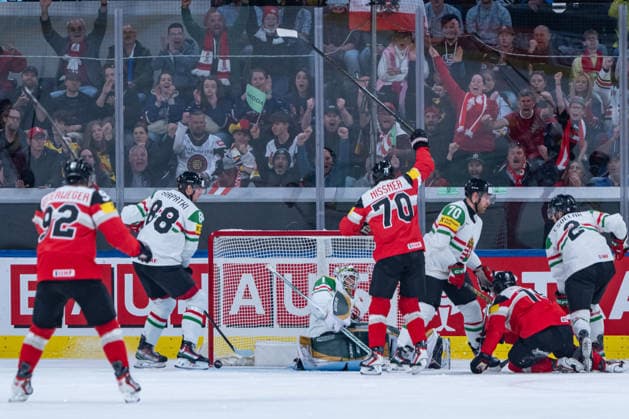 ZURICH, SWITZERLAND - MAY 17: Benjamin Nissner (Austria, 70) during his goal celebration for the 1:0 goal of Vinzenz Rohrer (Austria, 19) during the Preliminary Round - Group A Match 13 between Austria and Hungary at the IIHF Ice hockey, Eishockey World Championship, WM, Weltmeisterschaft 2026, Swiss Life Arena on May 17, 2026 in Zurich, Switzerland. Zurich Switzerland Copyright: xTimoxSteinx