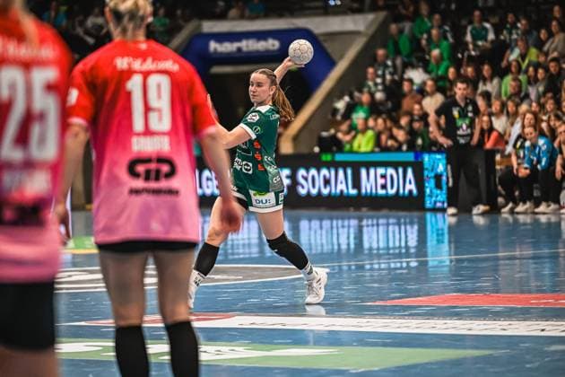 Szene mit Lea Gruber (19; SV Halle-Neustadt), Louisa De Bellis (20; Frisch auf Göppingen Frauen) und Aylin Bornhardt (13; Frisch auf Göppingen Frauen) Szene mit Lea Gruber (19; SV Halle-Neustadt) und Louisa De Bellis (20; Frisch auf Göppingen Frauen)