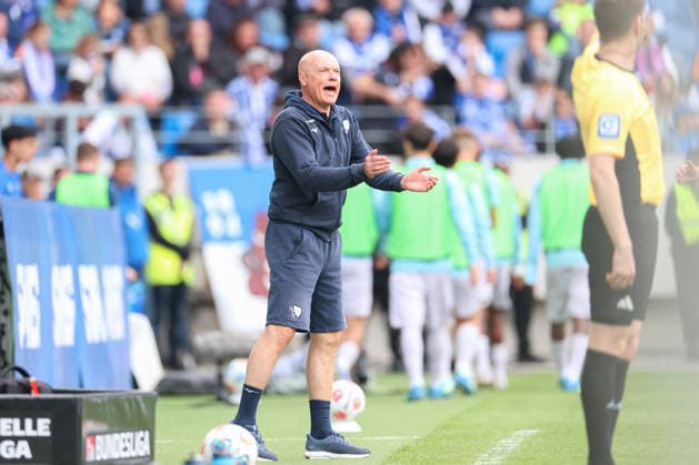 Uwe Roesler (VfL Bochum, Chef-Trainer), Karlsruher SC vs. VfL Bochum, 2. Bundesliga, 34. Spieltag, 2025 2026, 17.05.2026, DFL REGULATIONS PROHIBIT ANY USE OF PHOTOGRAPHS AS IMAGE SEQUENCES AND OR QUASI-VIDEO, Karlsruher SC vs. VfL Bochum, 2. Bundesliga, 34. Spieltag, 2025 2026, 17.05.2026 Karlsruhe