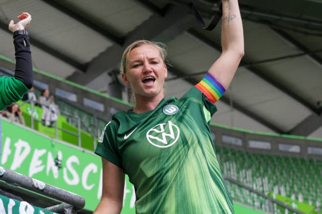 17.05.2026, xgrfx, Fussball Google Pixel Frauen-Bundesliga, VfL Wolfsburg - 1.FC Nürnberg v.l. Verabschiedung, Alexandra Popp (VfL Wolfsburg) (DFL DFB REGULATIONS PROHIBIT ANY USE OF PHOTOGRAPHS as IMAGE SEQUENCES and or QUASI-VIDEO) Wolfsburg