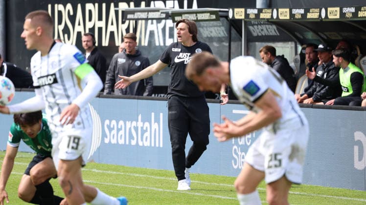 17.05.2026, xrekx, Fussball 2.Bundesliga, SV Elversberg - Preußen Münster v.l. Vincent Wagner Trainer (SV 07 Elversberg) (DFL DFB REGULATIONS PROHIBIT ANY USE OF PHOTOGRAPHS as IMAGE SEQUENCES and or QUASI-VIDEO) Elversberg