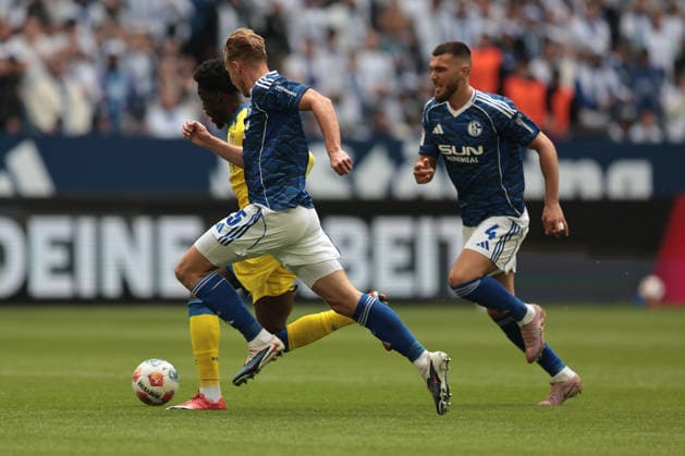 Timo Becker (FC Schalke 04) beim Spiel der 2. Bundesliga (Saison 2025 26) FC Schalke 04 - Eintracht Braunschweig - Copyright: Thomas Pakusch