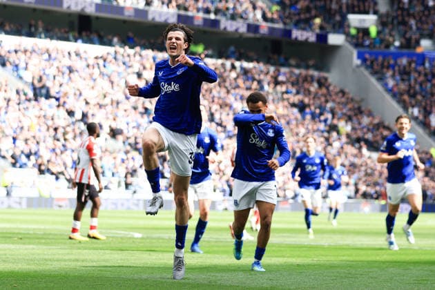 Liverpool, England, 17th May 2026. Merlin Roehl of Everton celebrates scoring his team™s first goal during the Everton vs Sunderland Premier League match at Hill Dickinson Stadium, Liverpool. Picture credit should read: Jessica Hornby Sportimage EDITORIAL USE ONLY. No use with unauthorised audio, video, data, fixture lists, club league logos or live services. Online in-match use limited to 120 images, no video emulation. No use in betting, games or single club league player publications. SPI_013_JH_EVERTON_SUNDERLAND SPI-4807-0013