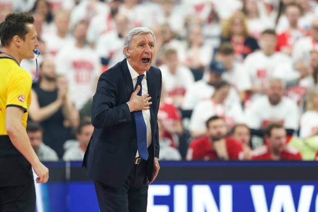 Svetislav Pesic (FC Bayern Basketball, Chef-Trainer) ruft, GER, FC Bayern Basketball vs. Vet Concept Gladiators Trier, Basketball, easycredit Basketball Bundesliga, Playoffs, Viertelfinale Saison 2025 2026, 17.05.2026, GER, FC Bayern Basketball vs. Vet Concept Gladiators Trier, Basketball, easycredit Basketball Bundesliga, Playoffs, Viertelfinale Saison 2025 2026, 17.05.2026 Muenchen Copyright: xEibner-Pressefoto JennixMaulx EP_JML