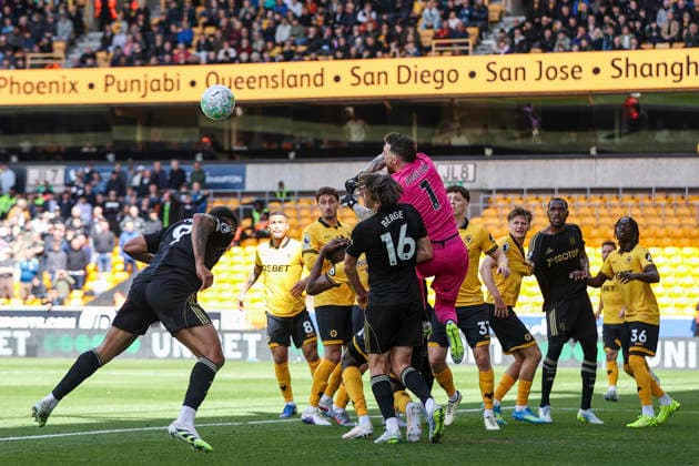 Wolverhampton Wanderers v Fulham - Premier League Wolverhampton Wanderers goalkeeper Jose Sa comes out to punch the ball away during the Premier League match between Wolverhampton Wanderers and Fulham at Molineux, Wolverhampton, on May 17, 2026. Wolverhampton West Midlands United Kingdom  Copyright: xMIxNewsx originalFilename:fletcher-wolverha260517_npXG1.jpg