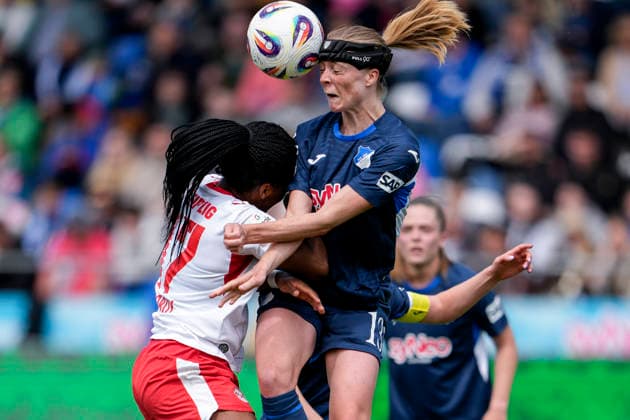 v.li.: Delice Boboy (RBL, 17), Selina Cerci (TSG, 29), beim Kopfball, Kopfballduell, Spielszene, Zweikampf in der Luft, Aktion, Action, 17.05.2026, Sinsheim (Hoffenheim) (Deutschland), Fussball, Google Pixel Frauen-Bundesliga, TSG 1899 Hoffenheim - RB Leipzig, DFB DFL REGULATIONS PROHIBIT ANY USE OF PHOTOGRAPHS AS IMAGE SEQUENCES AND OR QUASI-VIDEO.