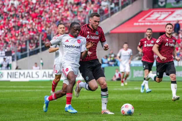 Deutschland: Fussball 2. Bundesliga, Saison 2025 26, 34. Spieltag, Hannover 96 vs 1. FC Nürnberg, 17.05.2026, Heinz von Heiden Arena (Hannover, Niedersachsen) Torschuss zum 2:2 durch Mohamed Ali Zoma (1. FC Nürnberg, 23)