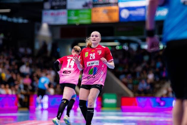 Szene mit Cara Reuthal (26; SV Halle-Neustadt) und Tina Wagenlader (14; SV Halle-Neustadt) in der EWS Arena Szene mit Cara Reuthal (26; SV Halle-Neustadt) und Tina Wagenlader (14; SV Halle-Neustadt) Copyright: xMaxxKrausex Rohdiamantx