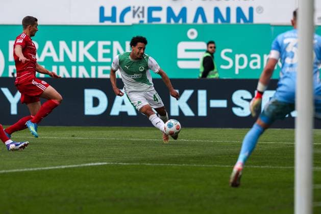 Sayallah Ltaief (Spvgg Greuther Fuerth) in Aktion, SpVgg Greuther Fuerth vs. Fortuna Duesseldorf, Fussball, Maenner, 2. Bundesliga, DFL, Saison 2025 2026, 34. Spieltag, Rueckrunde, 17.05.2026 DFB regulations prohibit any use of photographs as image sequences and or quasi-video Fuerth Bayern Deutschland