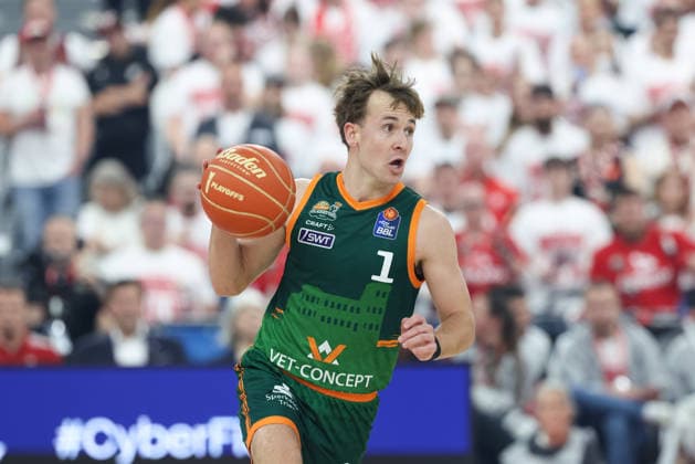 Steven Ashworth (Vet Concept Gladiators Trier, 01) mit Ball, GER, FC Bayern Basketball vs. Vet Concept Gladiators Trier, Basketball, easycredit Basketball Bundesliga, Playoffs, Viertelfinale Saison 2025 2026, 17.05.2026, GER, FC Bayern Basketball vs. Vet Concept Gladiators Trier, Basketball, easycredit Basketball Bundesliga, Playoffs, Viertelfinale Saison 2025 2026, 17.05.2026 Muenchen Copyright: xEibner-Pressefoto JennixMaulx EP_JML
