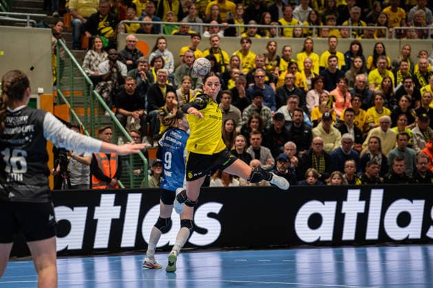 HSG Blomberg-Lippe (GER) vs. Borussia Dortmund (GER) Handball, 1. Handball Bundesliga Frauen, Finale, Spiel 1, 17.5.2026, Saision 2025 2026, Dortmund Kelly Vollebregt (Borussia Dortmund, 31) im Torwurf Dortmund Sporthalle Wellinghofen Deutschland
