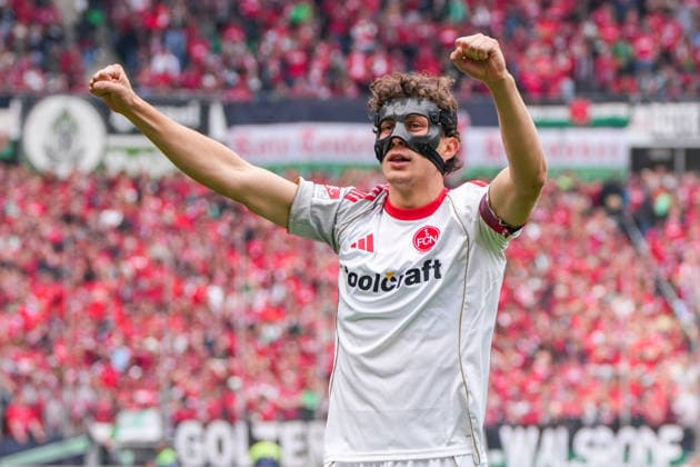 Deutschland: Fussball 2. Bundesliga, Saison 2025 26, 34. Spieltag, Hannover 96 vs 1. FC Nürnberg, 17.05.2026, Heinz von Heiden Arena (Hannover, Niedersachsen) Torjubel zum 2:2 durch Mohamed Ali Zoma (1. FC Nürnberg, 23) Freude Jubel Emotionen Fabio Gruber (1. FC Nürnberg, 4)