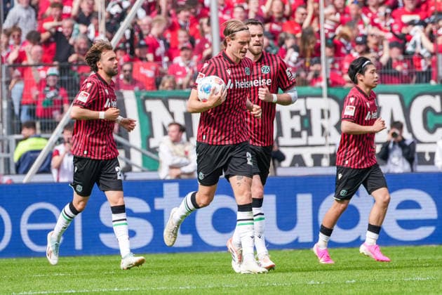 Deutschland: Fussball 2. Bundesliga, Saison 2025 26, 34. Spieltag, Hannover 96 vs 1. FC Nürnberg, 17.05.2026, Heinz von Heiden Arena (Hannover, Niedersachsen) Tor zum 3:2 durch Stefan Teitur Thordarson, Stefan Teitur Thordarson (Hannover 96, 23) Freude Jubel Emotionen