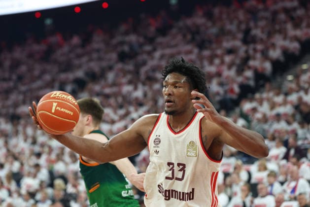 David McCormack (FC Bayern Basketball, 33) mit Ball, GER, FC Bayern Basketball vs. Vet Concept Gladiators Trier, Basketball, easycredit Basketball Bundesliga, Playoffs, Viertelfinale Saison 2025 2026, 17.05.2026, GER, FC Bayern Basketball vs. Vet Concept Gladiators Trier, Basketball, easycredit Basketball Bundesliga, Playoffs, Viertelfinale Saison 2025 2026, 17.05.2026 Muenchen Copyright: xEibner-Pressefoto JennixMaulx EP_JML