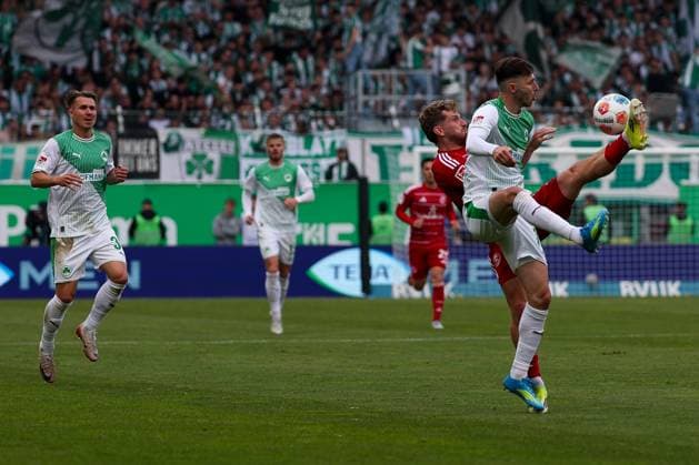 Aktion von Branimir Hrgota 10 (Spvgg Greuther Fuerth), SpVgg Greuther Fuerth vs. Fortuna Duesseldorf, Fussball, Maenner, 2. Bundesliga, DFL, Saison 2025 2026, 34. Spieltag, Rueckrunde, 17.05.2026 DFB regulations prohibit any use of photographs as image sequences and or quasi-video Fuerth Bayern Deutschland