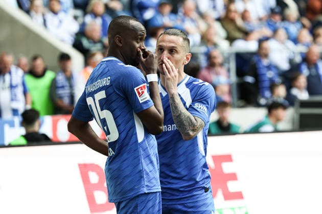 Baris Atik (1. FC Magdeburg,23) und Silas Gnaka (1. FC Magdeburg,25) - 2. Fußball Bundesliga Saison 2025-2026 1. FC Magdeburg vs. 1. FC Kaiserslautern in der Avnet Arena in Magdeburg - Aktion,Fußball,Mann,Männer,Deutschland,17.05.2026