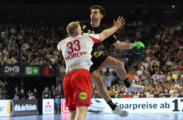 v.l. Emil Siersbaek Bergholt (Daenemark Handball 33), Renars Uscins (DHB 23) Deutschland vs. Daenemark, Handball, Maenner, Laenderspiel, 17.05.2026 Deutschland vs. Daenemark, Handball, Maenner, Laenderspiel, 17.05.2026 Koeln Copyright: xEibner-Pressefotox xThomasxStoeckerx EP_TSR