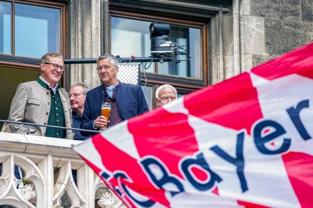 17.05.2026, Fussball Bundesliga 2025 2026, Meisterfeier des FC Bayern München auf dem Rathausbalkon in München. v.li: Vorstandsvorsitzender Jan-Christian Dreesen (FC Bayern München), Präsident Herbert Hainer (FC Bayern)
