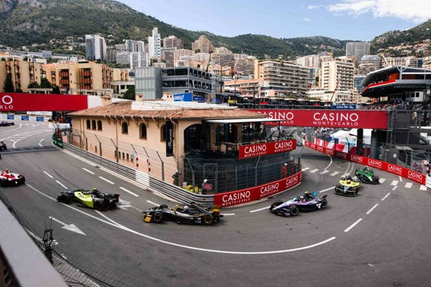 Sport Bilder des Tages 2026 FORMULA E MONACO ePRIX 77 BARNARD Taylor (gbr), DS Penske, DS E-Tense FE25, action 03 MARTI Pepe (spa), Cupra Kiro, Porsche 99X Electric WCG3, action during the Monaco ePrix, 9th and 10th round of the 2025-26 ABB FIA Formula E World Championship, WM, Weltmeisterschaft on the Circuit de Monaco from Mai 16 to 17, 2026 in Monte-Carlo, Monaco -  Copyright: xJoaoxFilipex