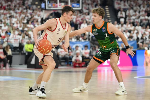 Basketball, easy Credit BBL, 20260517, FC Bayern München - Vet-Concept Gladiators Trier. Im Bild v.l. Neno DIMITRIJEVIC (Bayern, 0), Steven ASHWORTH (Trier, 1). München SAP Garden Bayern Deutschland Copyright: Passion2Press.dex xMarkusxFischex