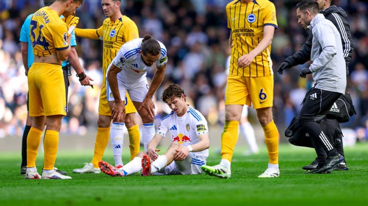 Leeds United v Brighton and Hove Albion, Premier League Leeds United midfielder Brenden Aaronson (11) gets injures and has to leave the pitch during the Premier League match between Leeds United and Brighton and Hove Albion at Elland Road, Leeds, UK on 17 May 2026. Editorial use only DataCo restrictions apply See www.football-dataco.com , Copyright: xSimonxDaviesx PSI-24262-0054