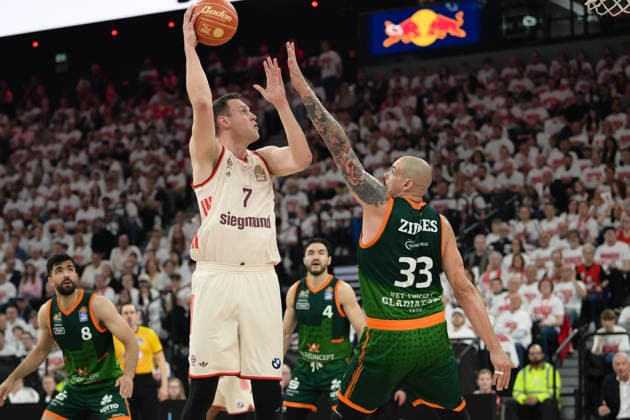 Basketball, easy Credit BBL, 20260517, FC Bayern München - Vet-Concept Gladiators Trier. Im Bild v.l. Johannes VOIGTMANN (Bayern, 7), Maik ZIRBES (Trier, 33). München SAP Garden Bayern Deutschland Copyright: Passion2Press.dex xMarkusxFischex