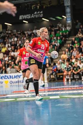 Szene mit Lilli Röpcke (25; SV Halle-Neustadt) und Tabea Wipper (22; SV Halle-Neustadt) Szene mit Lilli Röpcke (25; SV Halle-Neustadt) und Tabea Wipper (22; SV Halle-Neustadt)