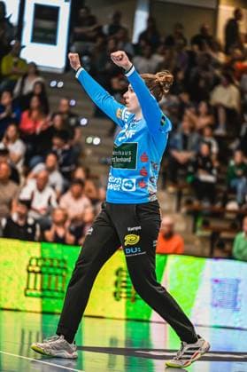 Szene mit Celina Meißner (61; Frisch auf Göppingen Frauen) in der EWS Arena Torwart Celina Meißner (61; Frisch auf Göppingen Frauen) in Aktion