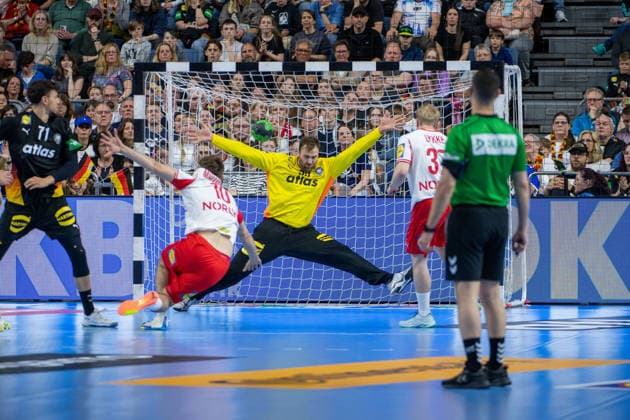 Mens Handball international match, Länderspiel, Nationalmannschaft Germany - Denmark. May 17, 2026 Marcus Midtgaard (Denmark, 10), Andreas Wolff (Germany Deutschland, 33),; Mens Handball International Match, Germany - Denmark. May 17, 2026 Copyright: xBEAUTIFULxSPORTS Erlhofx