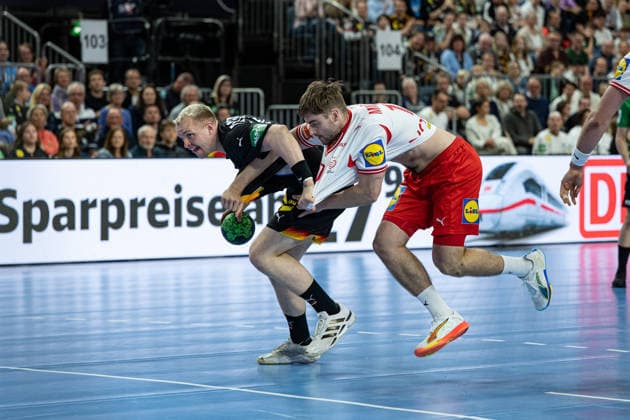 Mens Handball international match, Länderspiel, Nationalmannschaft Germany - Denmark. May 17, 2026 Justus Fischer (Germany Deutschland, 54), Marcus Midtgaard (Denmark, 10), ; Mens Handball International Match, Germany - Denmark. May 17, 2026 Copyright: xBEAUTIFULxSPORTS Erlhofx