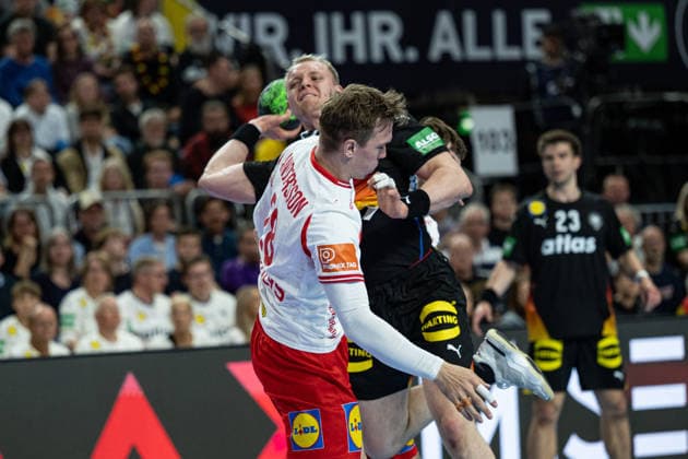 Mens Handball international match, Länderspiel, Nationalmannschaft Germany - Denmark. May 17, 2026 Lasse Andersson (Denmark, 28), Justus Fischer (Germany Deutschland, 54), ; Mens Handball International Match, Germany - Denmark. May 17, 2026 Copyright: xBEAUTIFULxSPORTS Erlhofx