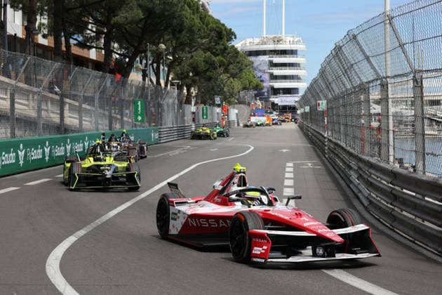 Oliver Rowland (GBR) Nissan vor Felipo Drugovich (BRA) Andretti, FE Rennen 2, FIA Formel E Weltmeisterschaft Saison 12, Monaco E- Prix, MonteCarlo, MC, 17.05.2026, FE