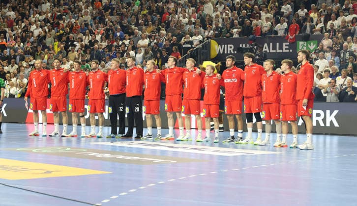 Dänemark bei der Nationalhymne Deutschland vs. Daenemark, Handball, Maenner, Laenderspiel, 17.05.2026 Deutschland vs. Daenemark, Handball, Maenner, Laenderspiel, 17.05.2026 Koeln Copyright: xEibner-Pressefotox xThomasxStoeckerx EP_TSR