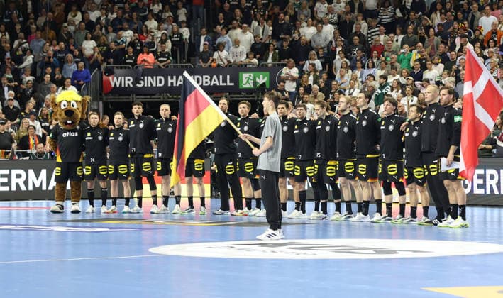 Deutschland bei der Nationalhymne Deutschland vs. Daenemark, Handball, Maenner, Laenderspiel, 17.05.2026 Deutschland vs. Daenemark, Handball, Maenner, Laenderspiel, 17.05.2026 Koeln Copyright: xEibner-Pressefotox xThomasxStoeckerx EP_TSR