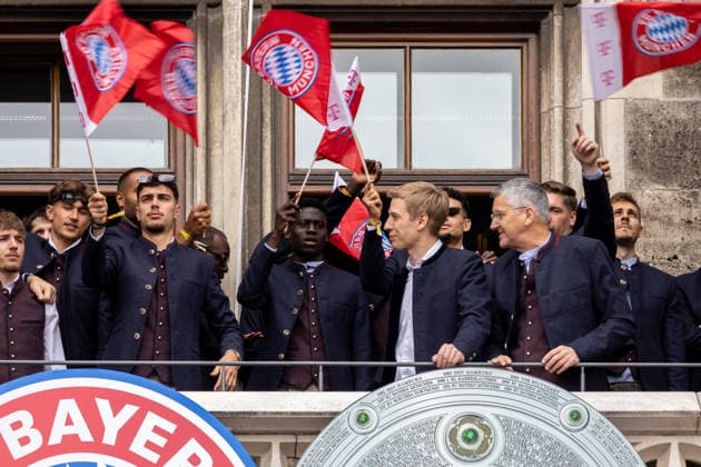 Munich, Bavaria, Germany May 17, 2026: Soccer: FC Bayern Munich™s championship celebration on the City Hall balcony and at Marienplatz in Munich after winning the 2025 2026 Bundesliga season. The team with Munich Mayor Dominik Krause (Alliance 90 The Greens) and Herbert Hainer (President of FC Bayern) on the City Hall balcony