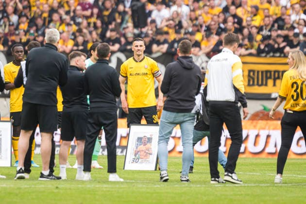 17.05.2026, xomx, Fussball 2.Bundesliga, Dynamo Dresden - Holstein Kiel v.l. Das Spiel ist aus und vorbei. Jubel bei der SGD. Verabschiedung Stefan Kutschke (Dynamo Dresden) (DFL DFB REGULATIONS PROHIBIT ANY USE OF PHOTOGRAPHS as IMAGE SEQUENCES and or QUASI-VIDEO) Dresden
