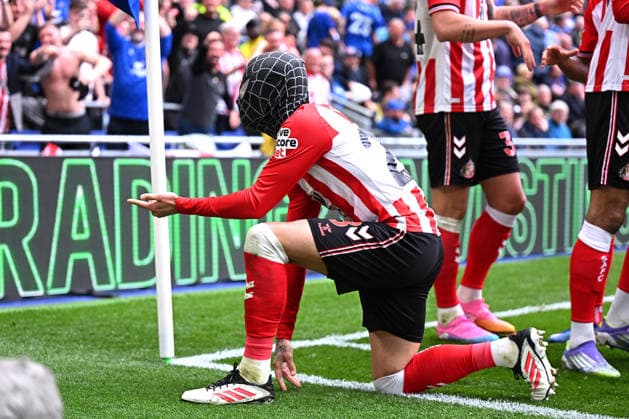 Sport Bilder des Tages Everton v Sunderland, Premier League Enzo Le FÃ e of Sunderland celebrates scoring his team s second goal during the Everton v Sunderland Premier League match at the Hill Dickinson Stadium, Liverpool, England on 17 May 2026 Credit: Ben Roberts Every Second Media Editorial use only. All images are copyright Every Second Media Limited. No images may be reproduced without prior permission. All rights reserved. Premier League and Football League images are subject to licensing agreements with Football DataCo Limited. see https: www.football-dataco.com Copyright: xIMAGO EveryxSecondxMediax ESM-1998-0071 BenxRobertsx xEveryxSecondxMediax