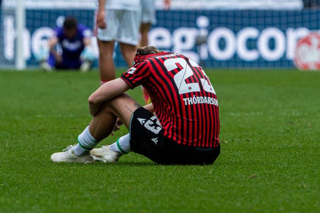 Hannover, Deutschland 17. Mai 2026: 2. BL - 2025 2026 - Sp. 34 - Hannover 96 gegen 1. FC Nürnberg Im Bild: Stefan Teitur Thordarson (HAN) ist unzufrieden auf dem Spielfeld. DFL DFB regulations prohibit any use of photographs as image sequences and or quasi-video Heinz von Heiden Arena Niedersachsen