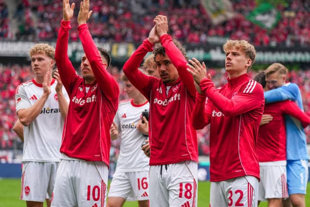 Deutschland: Fussball 2. Bundesliga, Saison 2025 26, 34. Spieltag, Hannover 96 vs 1. FC Nürnberg, 17.05.2026, Heinz von Heiden Arena (Hannover, Niedersachsen) Julian Justvan (1. FC Nürnberg, 10) Rafael Lubach (1. FC Nürnberg, 18) Tim Janisch (1. FC Nürnberg, 32)