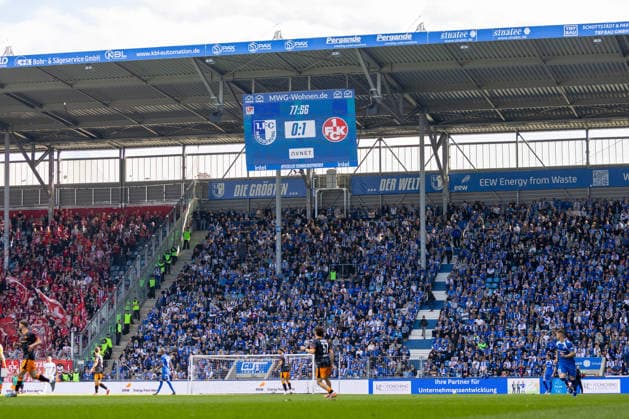 Deutschland: 2.Bundesliga, 34. Spieltag, Saison 2025 2026, 1.FC Magdeburg vs 1. FC Kaiserslautern Avnet Arena (Magdeburg) : Anzeigetafel mit Stadionansicht