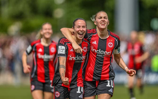 GER, Frankfurt, Eintracht Frankfurt vs Union Berlin, Google Pixel Bundesliga, Fussball, DFB, Spielzeit 2025 2026, Stadion am Brentanobad, 26. Spieltag im Bild v.l.: Geraldine Reuteler (Eintracht Frankfurt Frauen 14) erzielt das Tor zum 4:2, Tor, Jubel und Freude, Emotionen mit Laura Freigang (Eintracht Frankfurt Frauen 10) DFB DFL REGULATIONS PROHIBIT ANY USE OF PHOTOGRAPHS AS IMAGE SEQUENCES AND OR QUASI-VIDEO, 17.05.2026 Copyright: HMBxMedia HendrikxHamelau