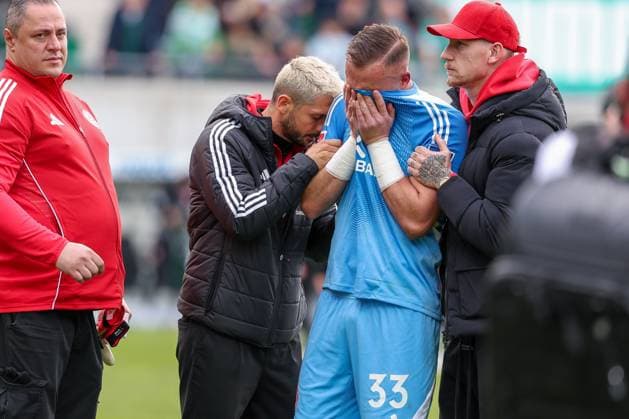 Florian Kastenmeier 33 (Fortuna Duesseldorf) weint ueber den Abstieg, abgeschirmt von Polizeikraeften, SpVgg Greuther Fuerth vs. Fortuna Duesseldorf, Fussball, Maenner, 2. Bundesliga, DFL, Saison 2025 2026, 34. Spieltag, Rueckrunde, 17.05.2026 DFB regulations prohibit any use of photographs as image sequences and or quasi-video Fuerth Bayern Deutschland