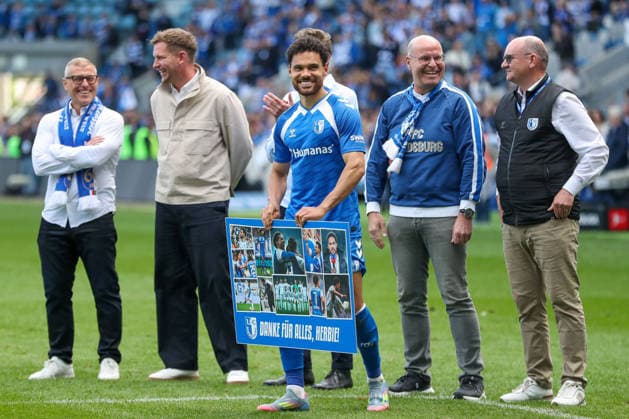 17.05.2026, xgox, Fussball - 2.Bundesliga 1.FC Magdeburg - 1.FC Kaiserslautern emspor, v.l. Herbert Bockhorn (Magdeburg, 7), verlässt den Club, verabschiedet, Verabschiedung (DFL DFB REGULATIONS PROHIBIT ANY USE OF PHOTOGRAPHS as IMAGE SEQUENCES and or QUASI-VIDEO) Magdeburg