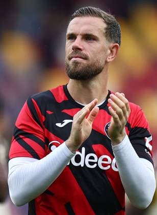 Jordan Henderson of Brentford applauds the fans after the match Brentford v Crystal Palace, Premier League, Football, Gtech Community Stadium, London, UK - 17 May 2026London Gtech Community Stadium United Kingdom EDITORIAL USE ONLY No use with unauthorised audio, video, data, fixture lists, club league logos or live services. Online in-match use limited to 120 images, no video emulation. No use in betting, games or single club league player publications.  Copyright: xMichaelxZemanek Shutterstockx 16877452ba