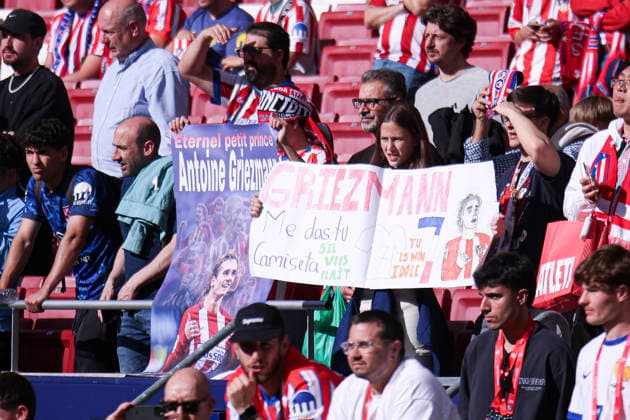 Atletico de Madrid vs. Girona, on the 37th matchday of the 2025 26 Spanish First Division May 17, 2026, Madrid, Spain: Fans saies bye to Griezmann during the Spanish championship LaLiga football match between Atletico de Madrid and Girona CF on 17 May 2026 at Estadio Santiago Bernabeu in Madrid, Spain. Madrid, Spain Madrid Madrid Spain Copyright: xAlejandroxMatiasx